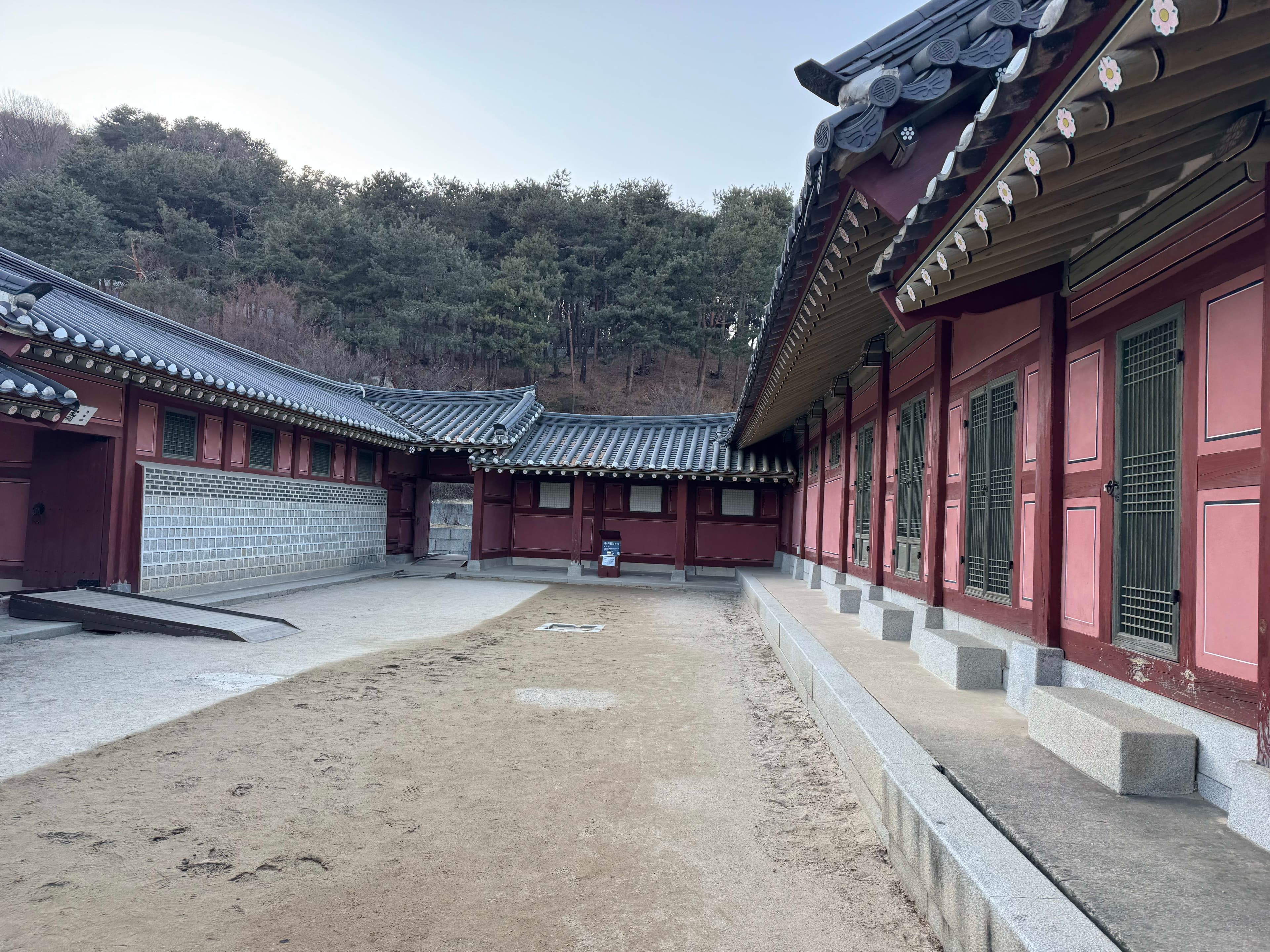Suwon Hwaseong Temporary Palace 섬네일 3